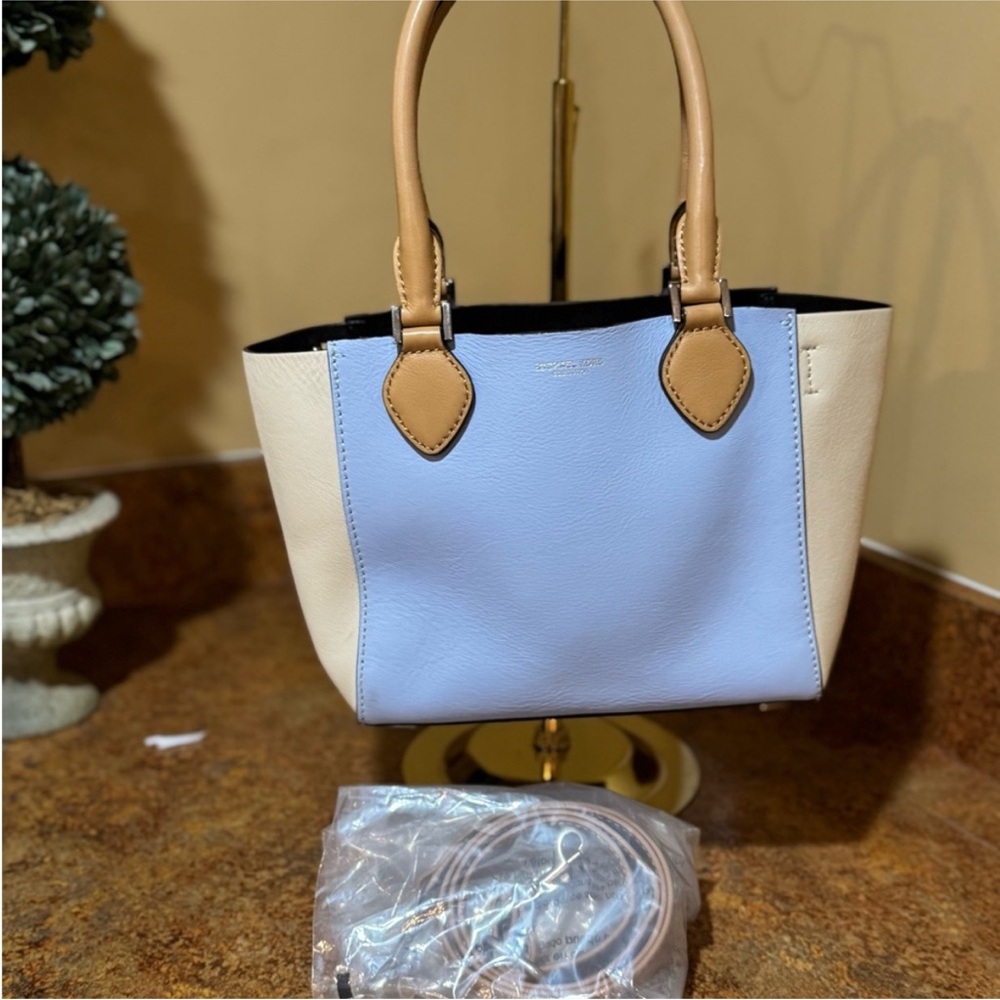 Michael Kors Collection Mini Tote
Crossbody Bag - Picture 9 of 12